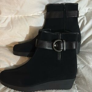 stuart weitzman booties
